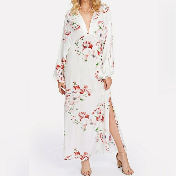 VIVA | Plunge Neck Dolman Sleeve Floral Dress - Picture 2 of 6